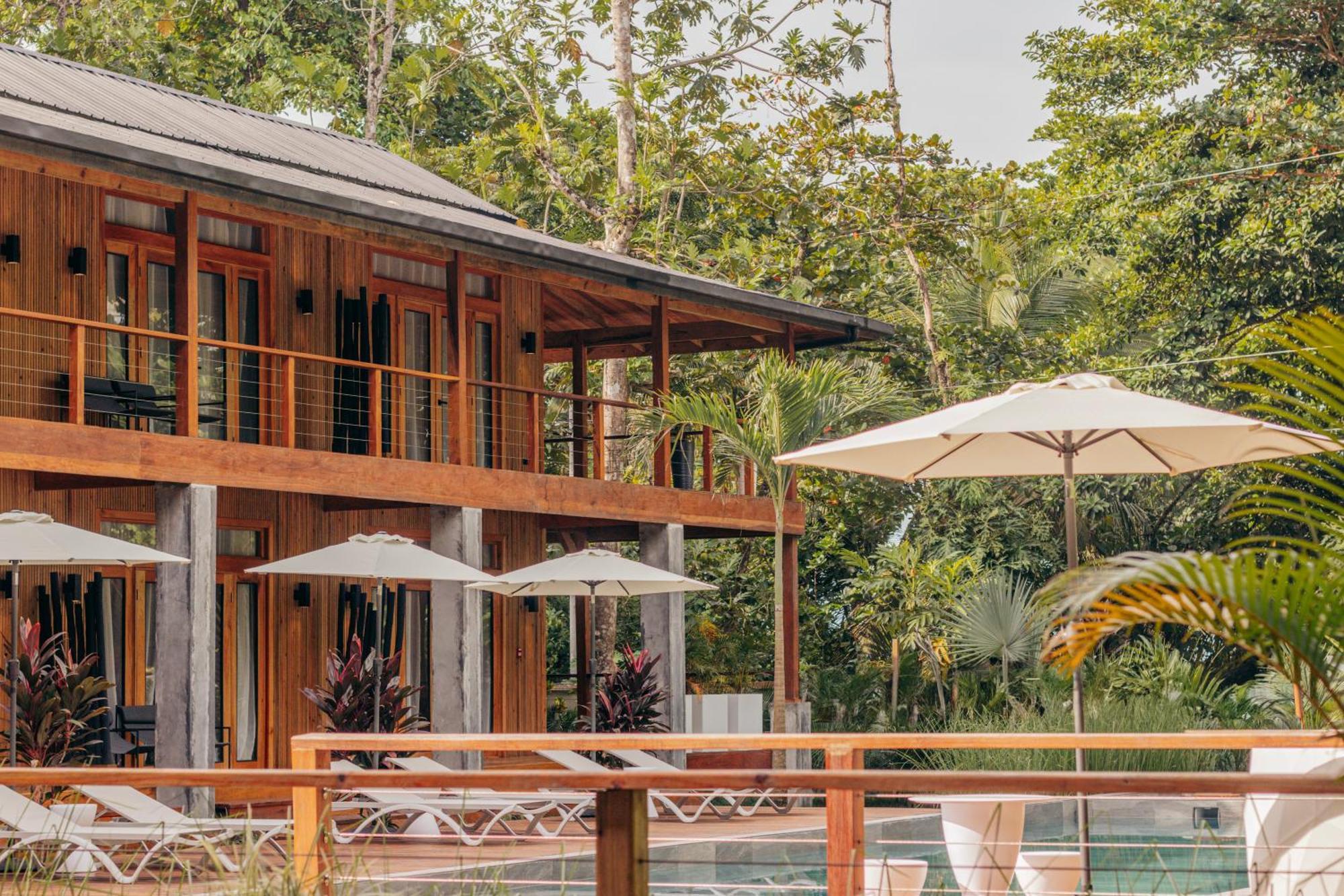 S Boutique Hotel โบกัสทาวน์ ภายนอก รูปภาพ