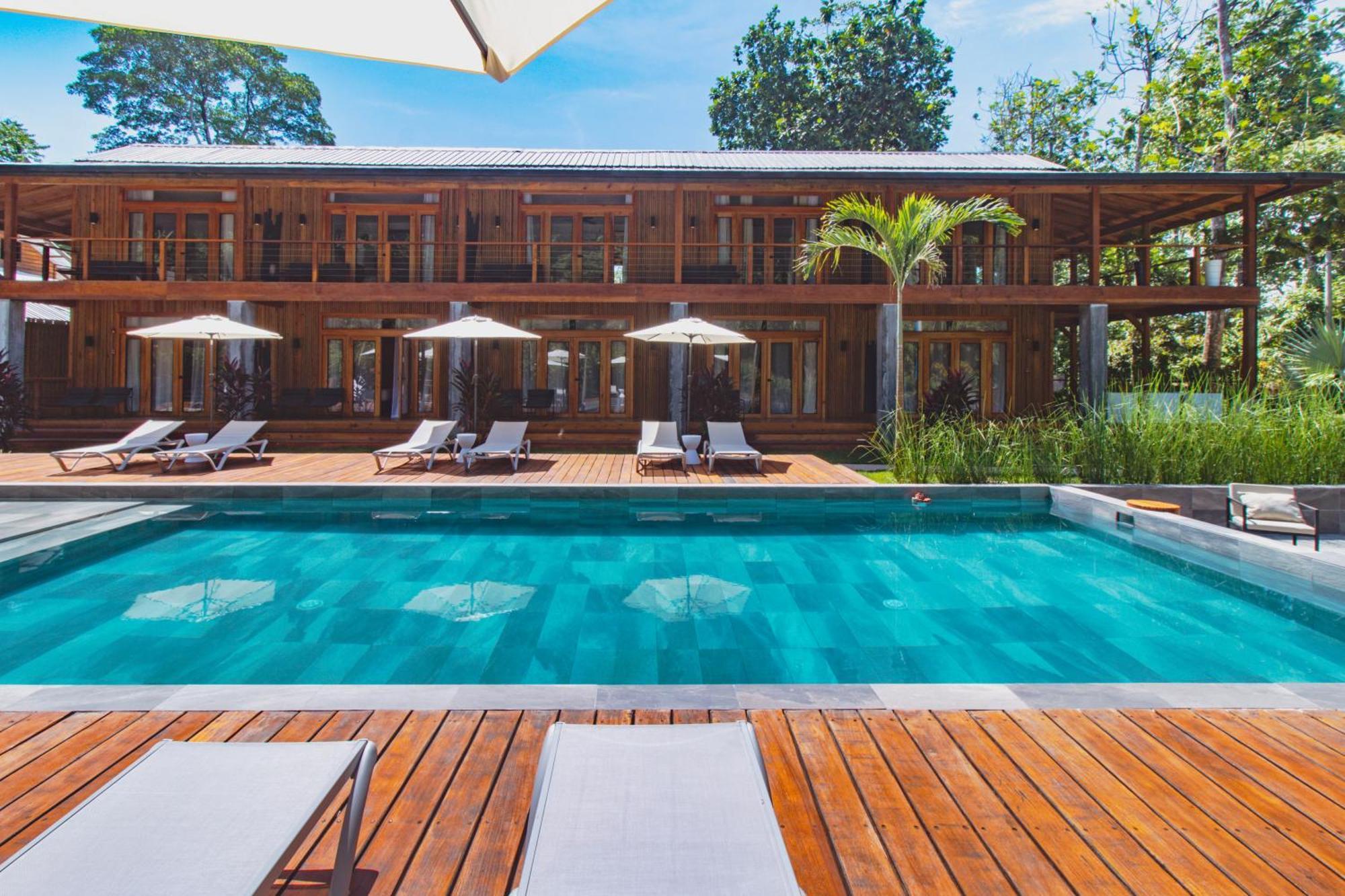 S Boutique Hotel โบกัสทาวน์ ภายนอก รูปภาพ