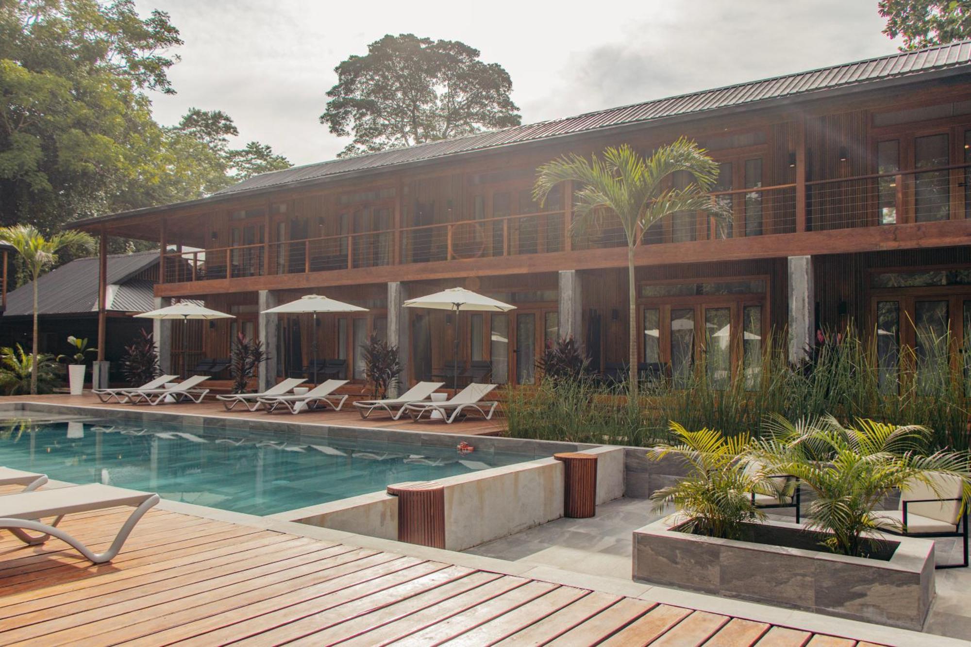 S Boutique Hotel โบกัสทาวน์ ภายนอก รูปภาพ