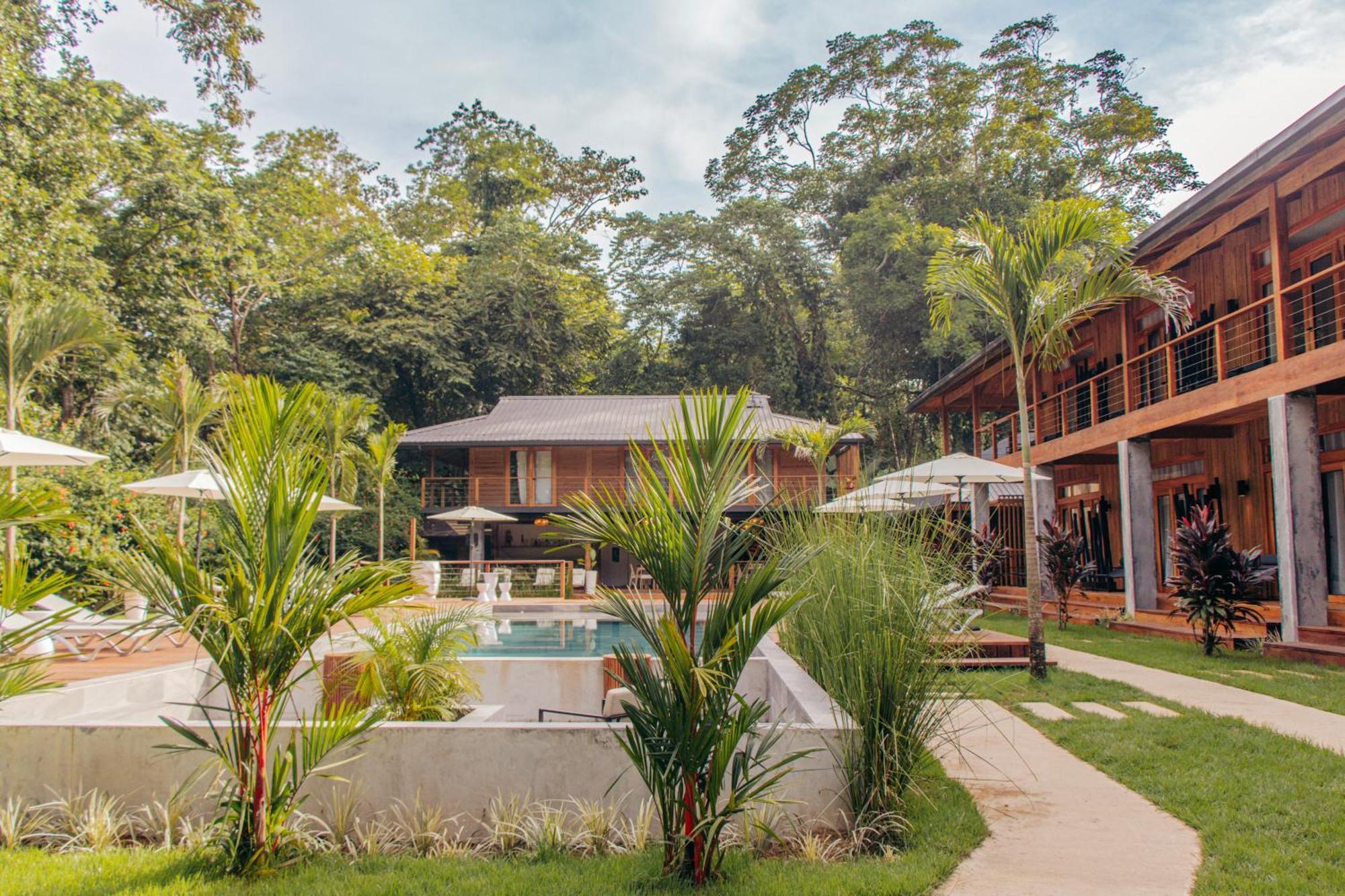 S Boutique Hotel โบกัสทาวน์ ภายนอก รูปภาพ