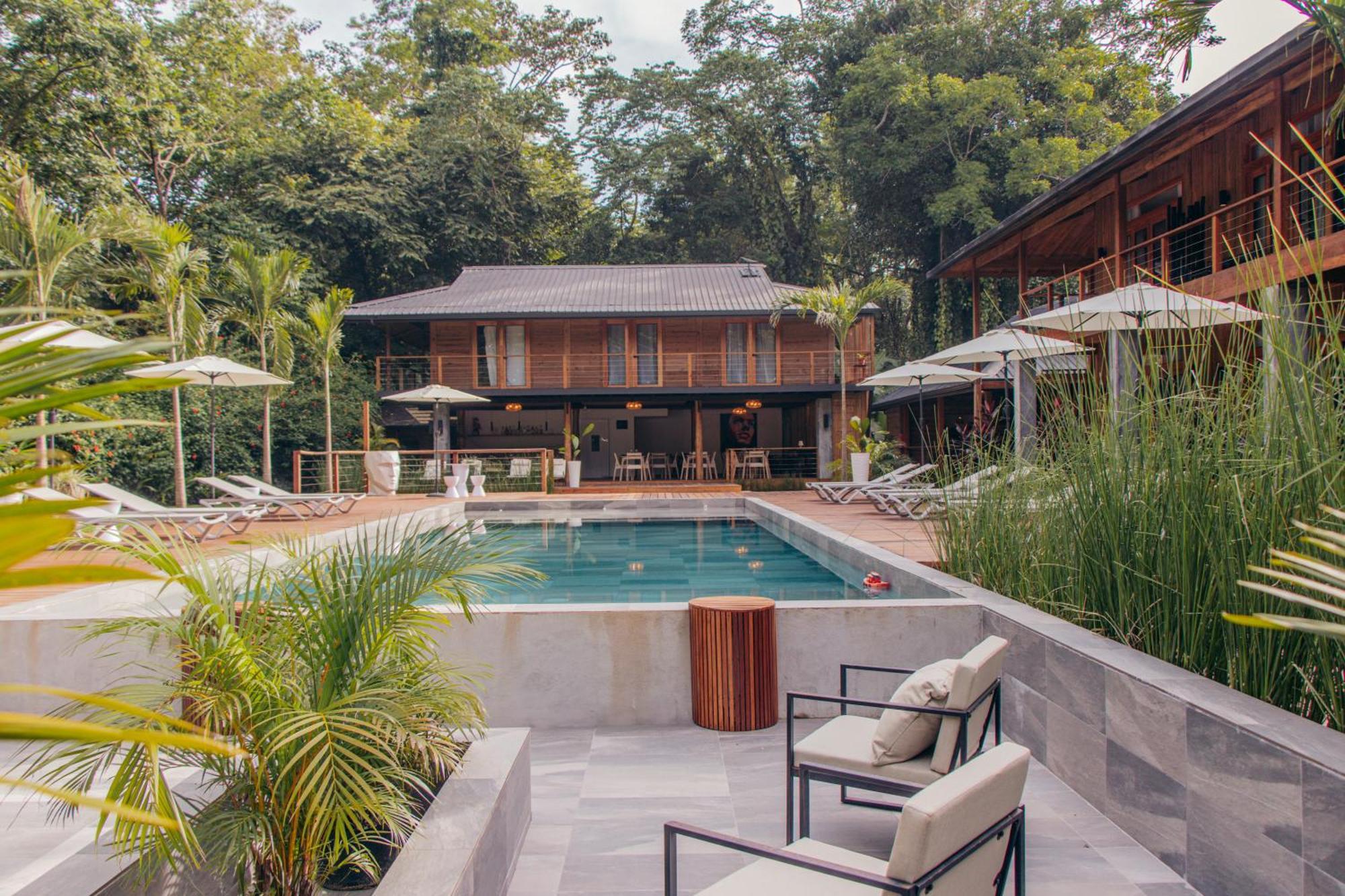 S Boutique Hotel โบกัสทาวน์ ภายนอก รูปภาพ