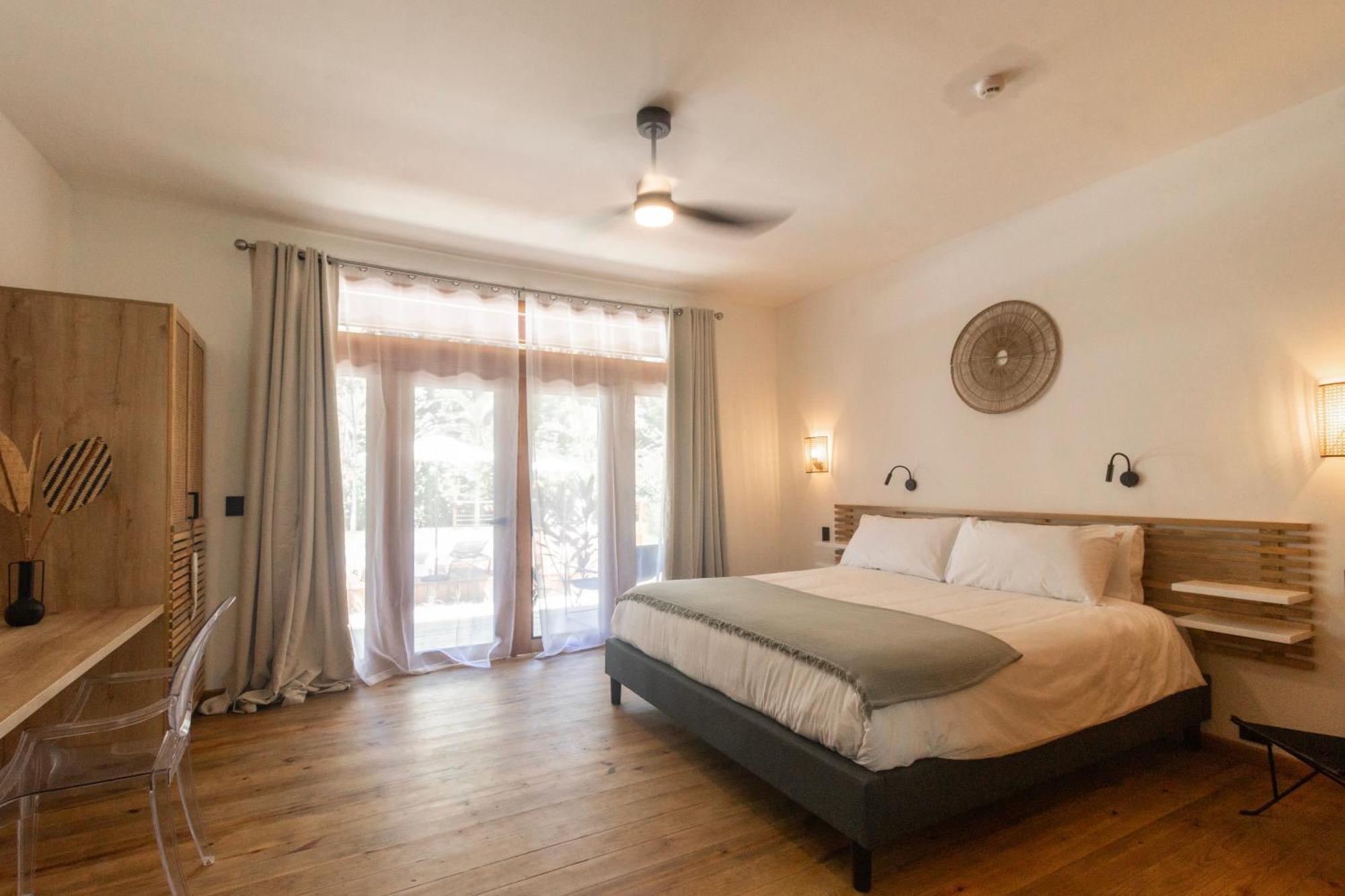 S Boutique Hotel โบกัสทาวน์ ภายนอก รูปภาพ