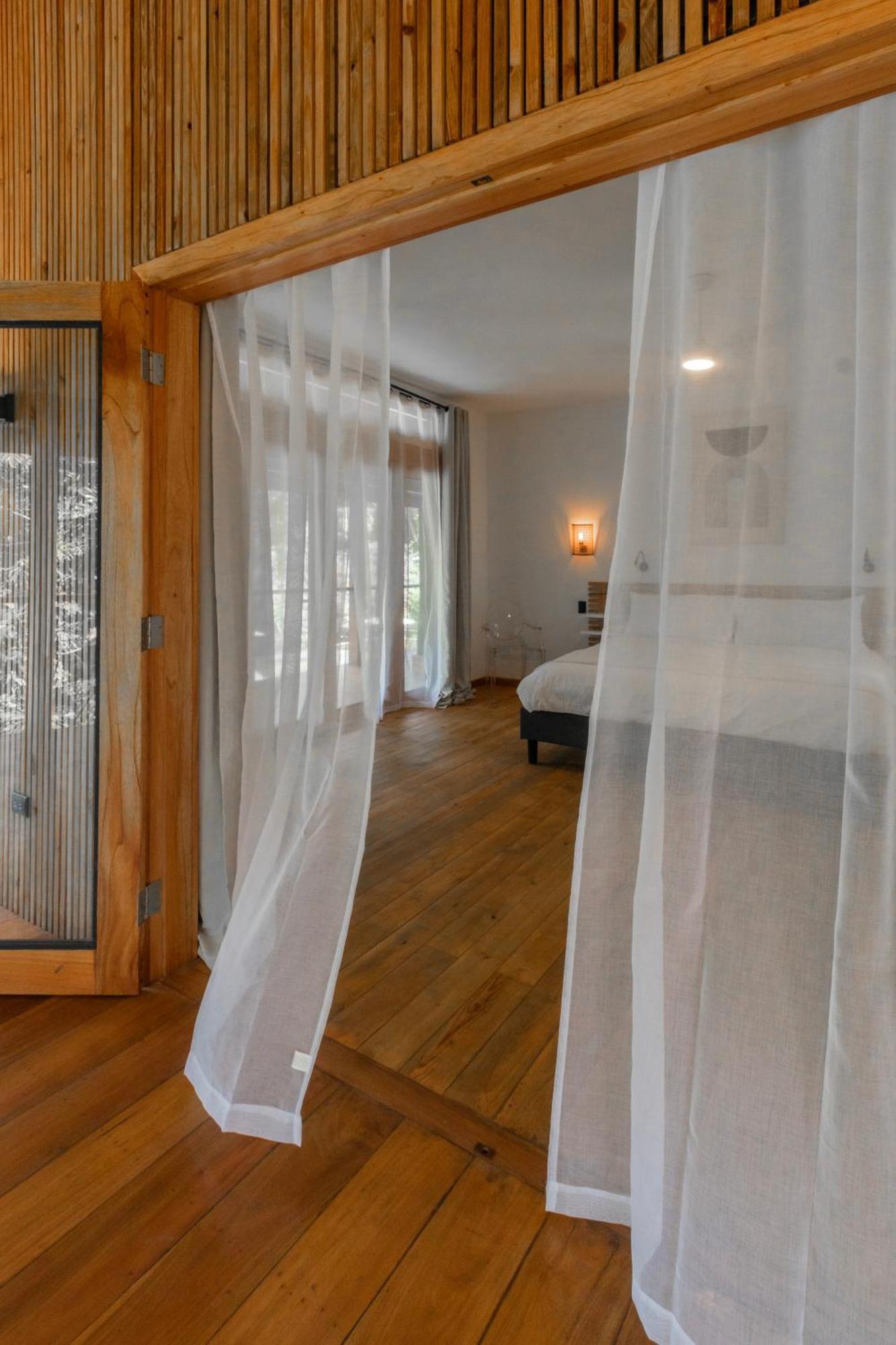 S Boutique Hotel โบกัสทาวน์ ภายนอก รูปภาพ