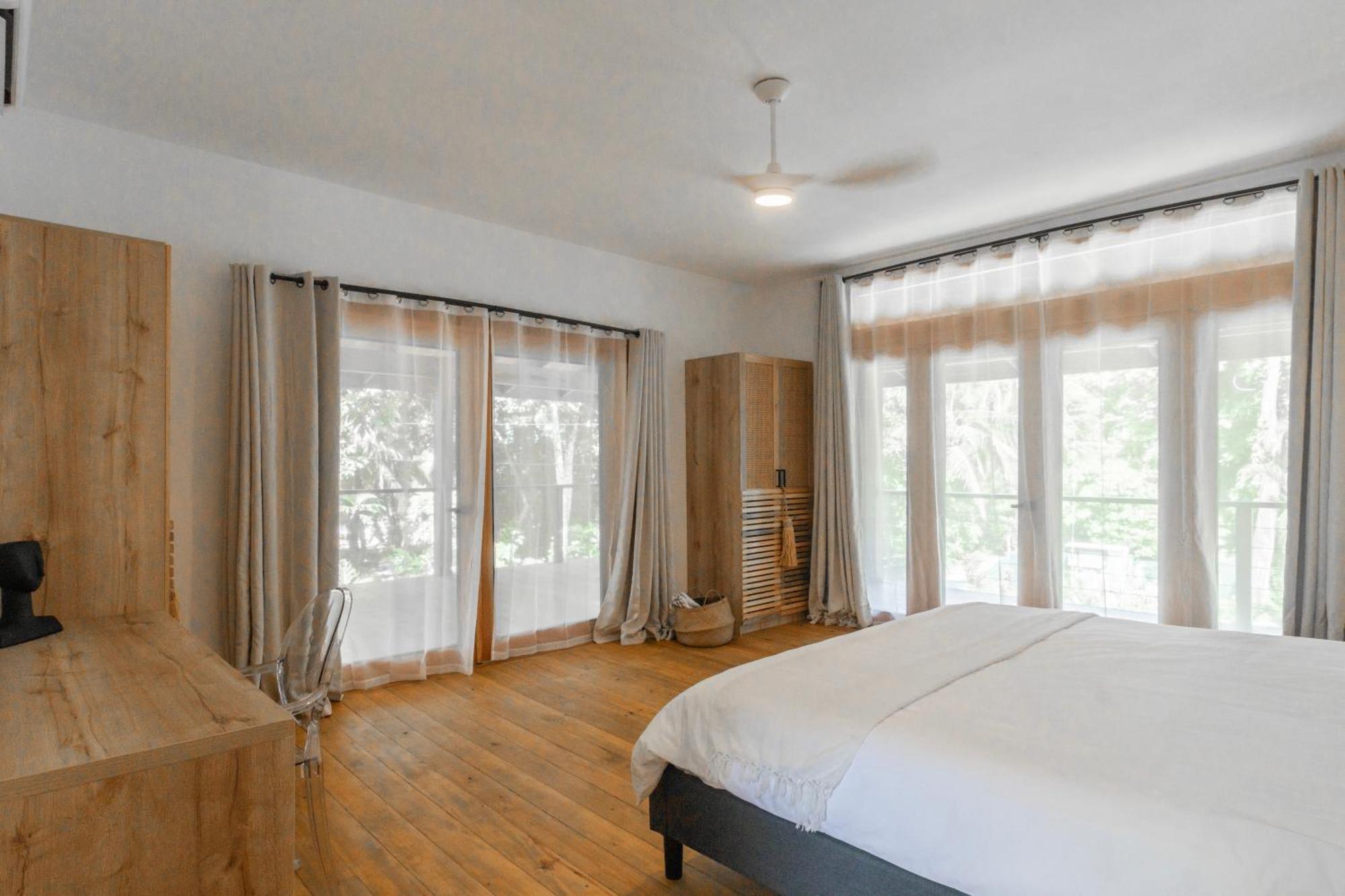 S Boutique Hotel โบกัสทาวน์ ภายนอก รูปภาพ